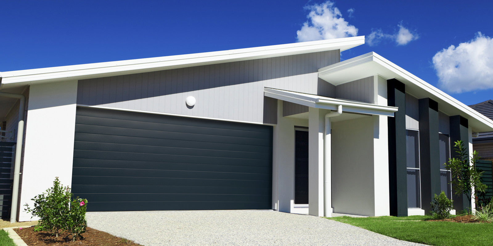 Sectional 6 panel Door - 2760-3000mm high, With Merlin 3800MQ side Lift Auto