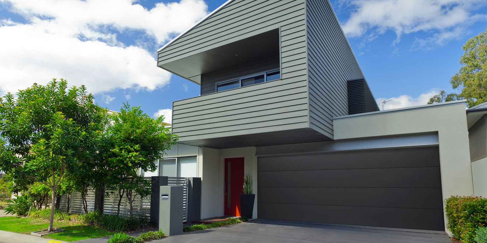 Sectional 6 panel Door - 2760-3000mm high, With Merlin 3800MQ side Lift Auto