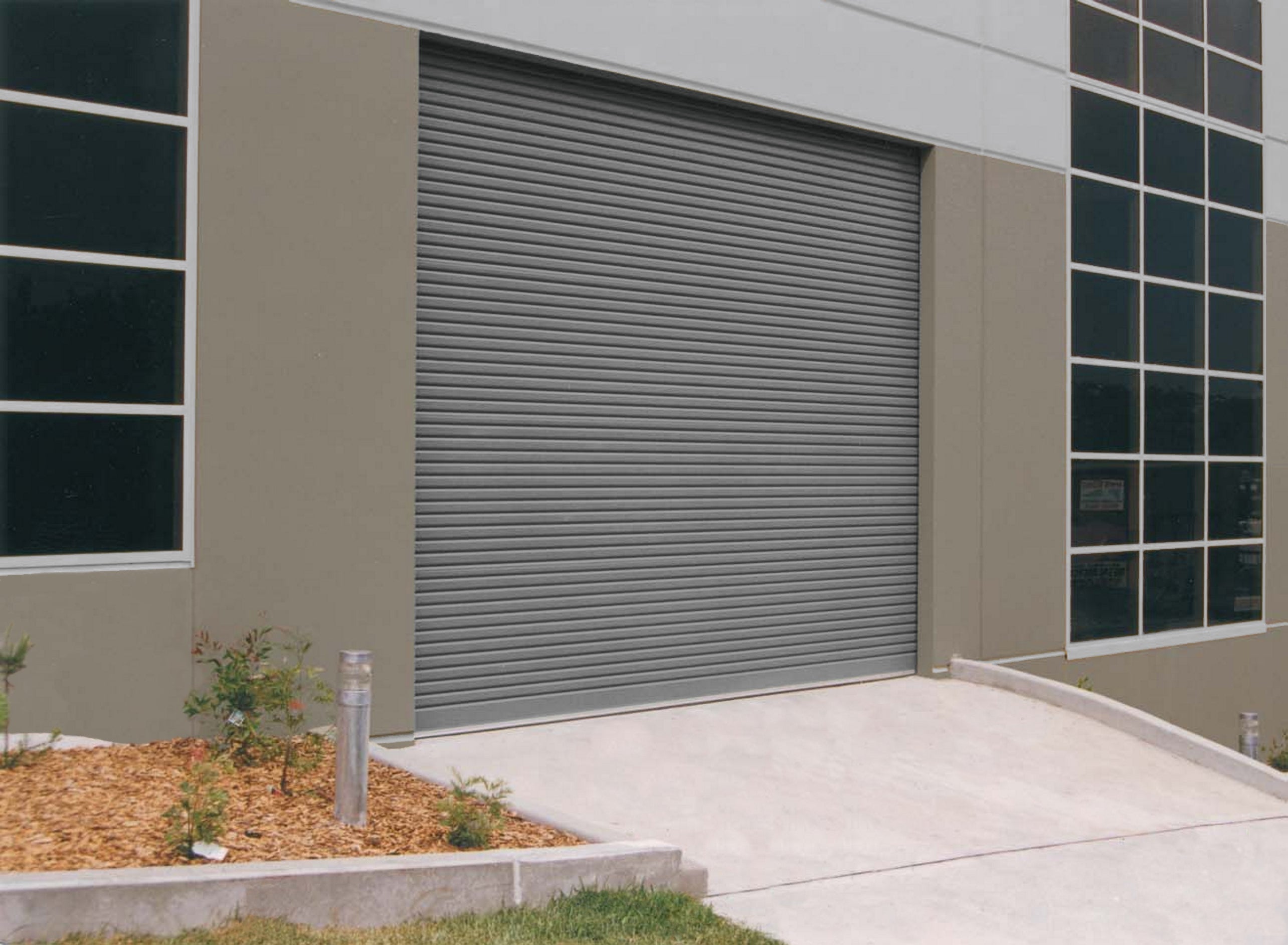 Semi-Commercial B&D Roller Door 5100mm High